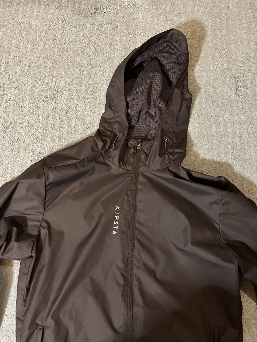 Decathlon Giacche: Schwarze Kipsta wasserdichte Regenjacke – Nuovo (secondo la descrizione) da Sachseln venduto da suruam01 1