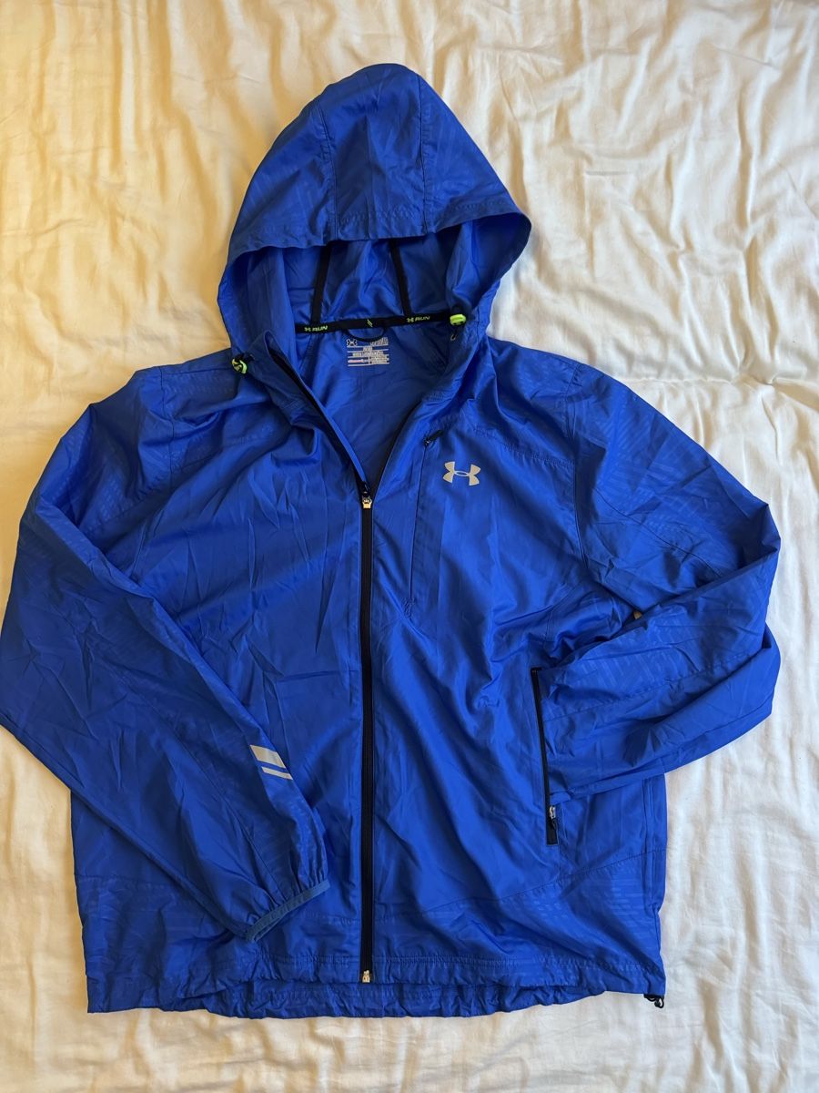 Under Armour Jacken: Veste de course Under Armour, taille XL, neuve. – Gebraucht aus Crans VS von Freeskier