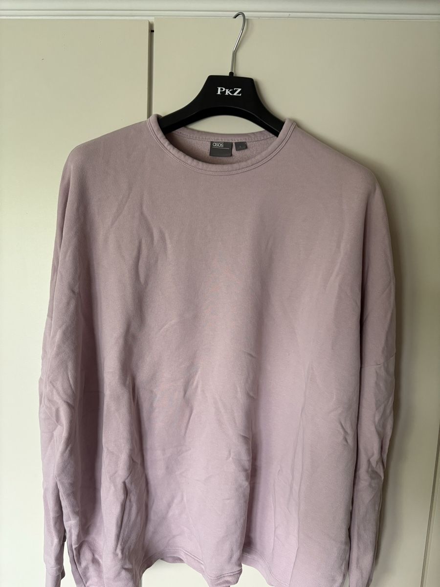 Pullover & Sweatshirts: ASOS Oversized Sweatshirt - Light Purple, Size Large – Gebraucht aus Gland von chu_qc69 1