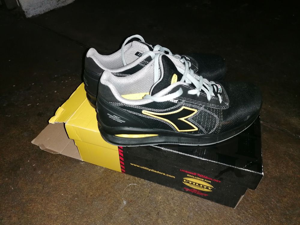 sandales talons serpent