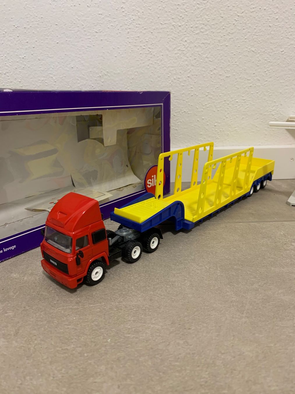 Siku Giocattoli: Siku Lkw mit Waschstrasse Nr. 4019 – Usato da Reinach AG venduto da Renaultpower 1