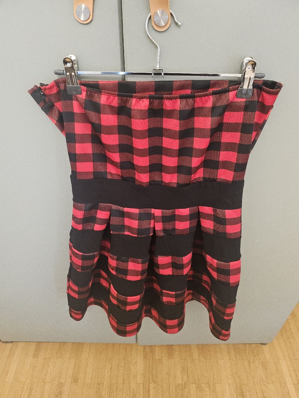 Vestiti: Jolie robe bustier à carreaux – Nuovo (secondo la descrizione) da La Tour-de-Peilz venduto da mar_2r26 1