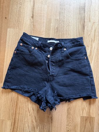 Levi’s Ripcage shorts 