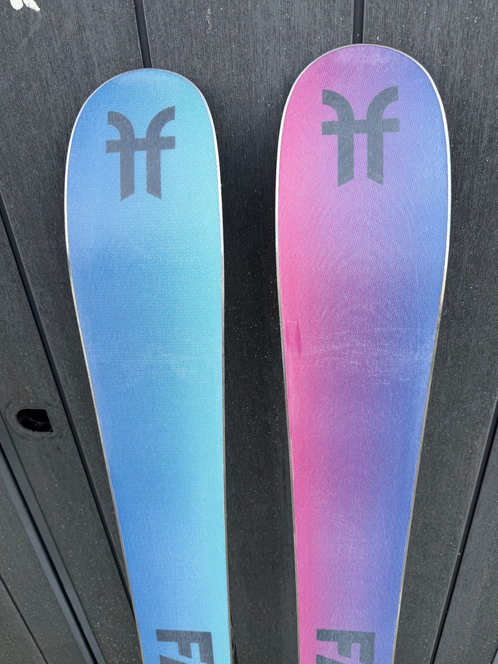 Faction Sci: Faction Studio Grom 139 cm inkl. Marker GripWalk-Bindung – Usato da Ehrendingen venduto da Thorpedo 4