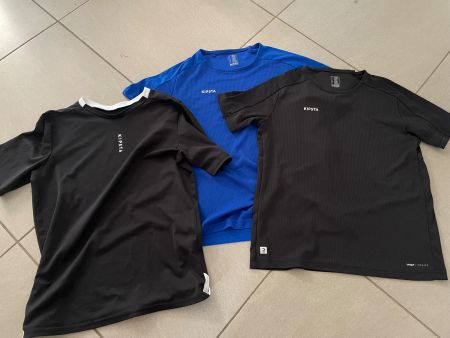 Drei Sport T-Shirts KIPSTA 151-160 cm