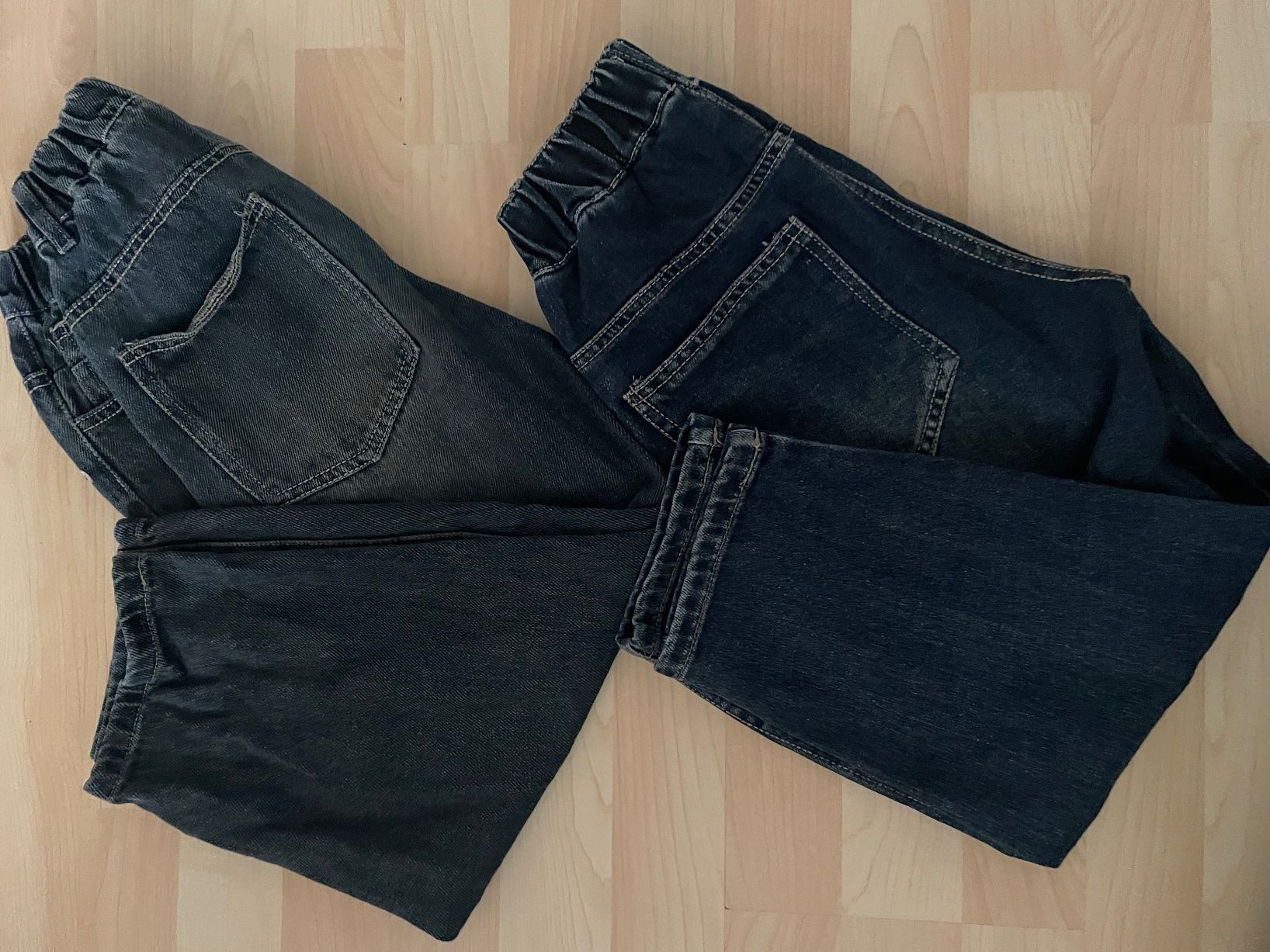Pantalons: 2 Hosen 128 – D'occasion à Niederlenz par JasminaK01 2
