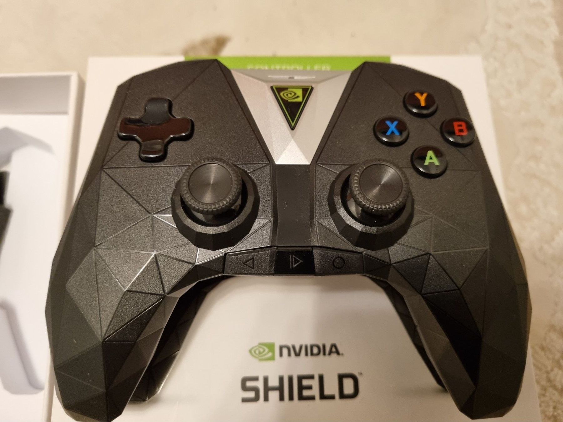 Nvidia Multimediaplayer & Streamer: Fast neue Nvidia Shield TV Pro – Komplettset + 2 Controller – Gebraucht aus Zürich von x.25 7
