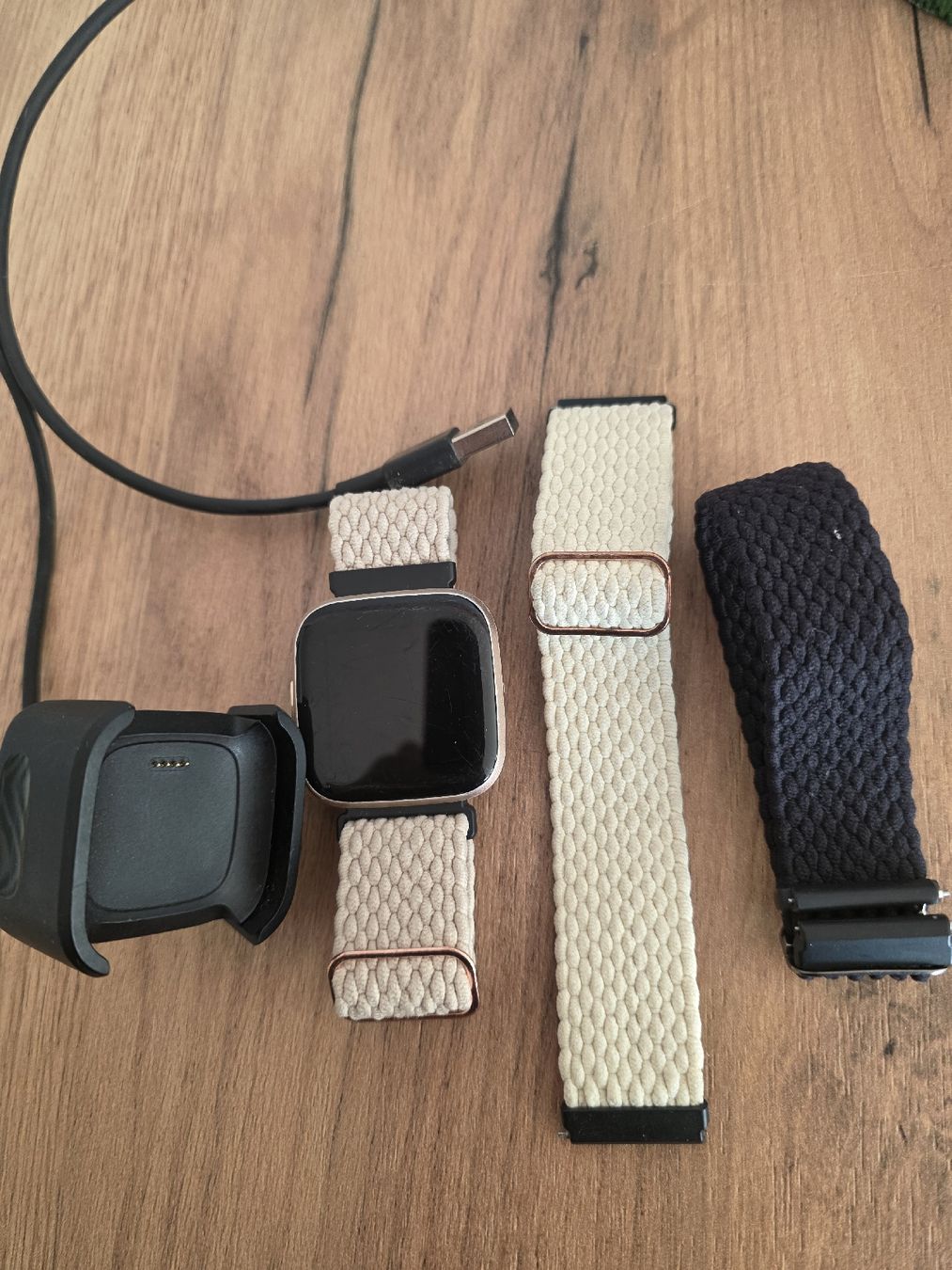 Fitbit Smartwatch: Fitbit Versa 2 – Gebraucht aus St. Margrethen SG von Alpinemoebel