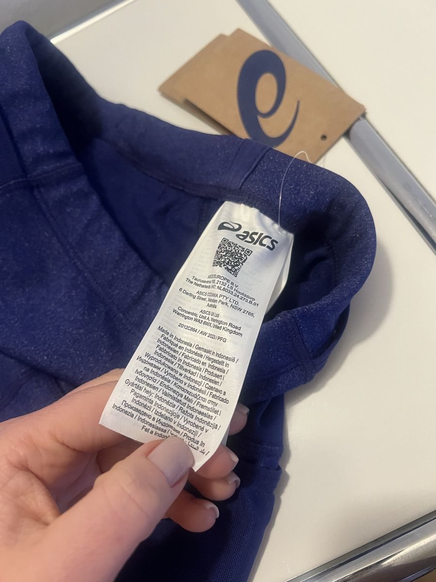 Asics Lotti di vestiti: Schöner jogging set bin asics :Neu – Nuovo e nell'imballaggio originale da Biel/Bienne venduto da RO19 5