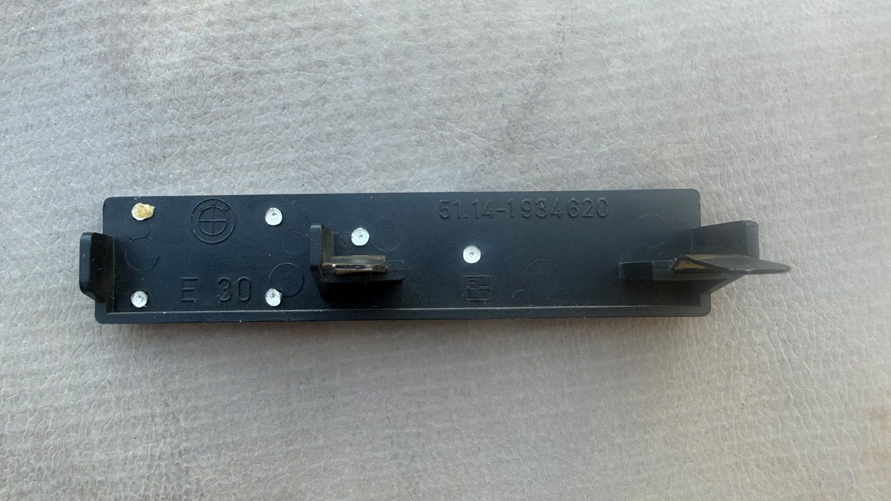 BMW Tutti pezzi di ricambio auto: BMW M3 E30.  kühlergrill ORIGINALE – Usato da Monte Carasso venduto da Ely67 2