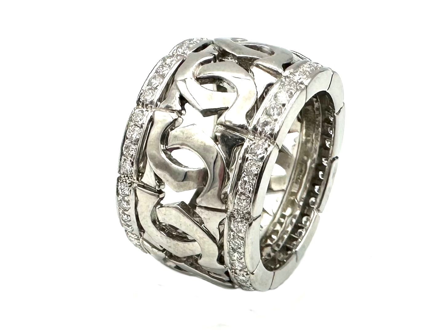Cartier Anelli: CARTIER. Collection "Entrelacé", bague or blanc et diamants – Usato da Renens VD venduto da Diademe.sarl 2