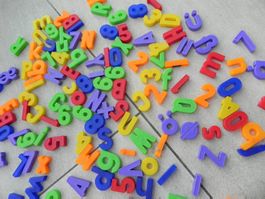 Magnetbuchstaben und Zahlen Set Magnete gemischt