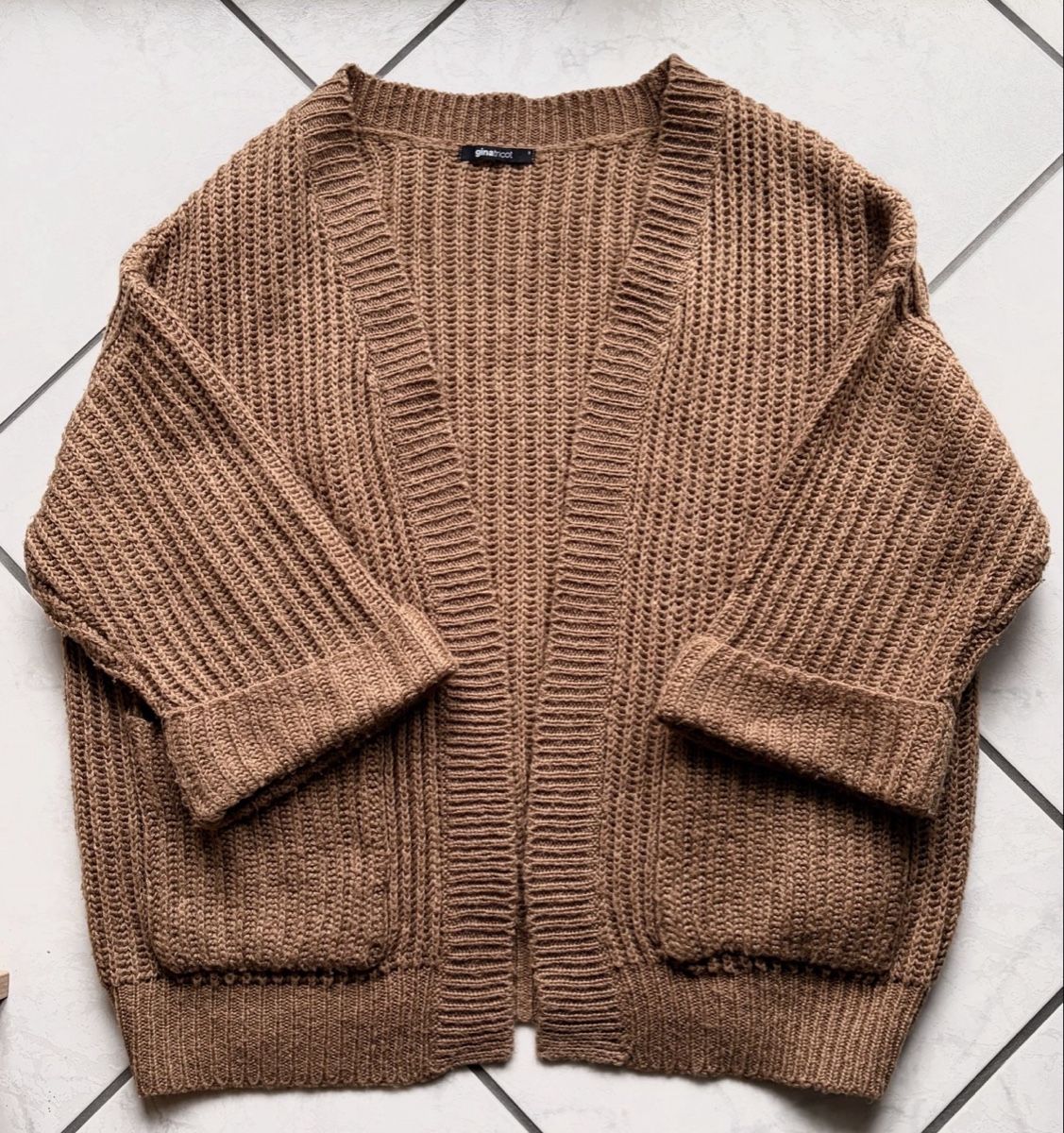 Vestes: Oversized Cardigan Hellbraun – D'occasion à Luzern par hydropi 2