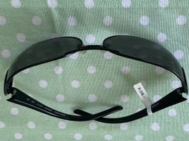 Sonnenbrille Versus mit wertvoller UV-Schutz Richtlinien