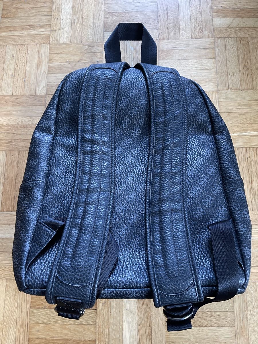 Guess Rucksäcke: Guess Rucksack – Gebraucht aus Goldach von Pero911 5