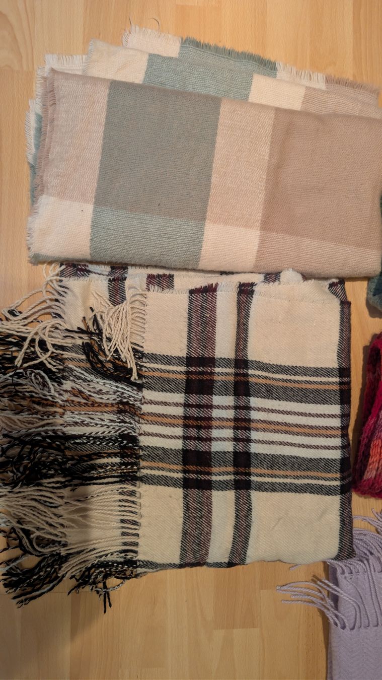 Foulards, Tücher & Schals: Diverse Schals – Gebraucht aus Birrwil von dan_jdw7 1