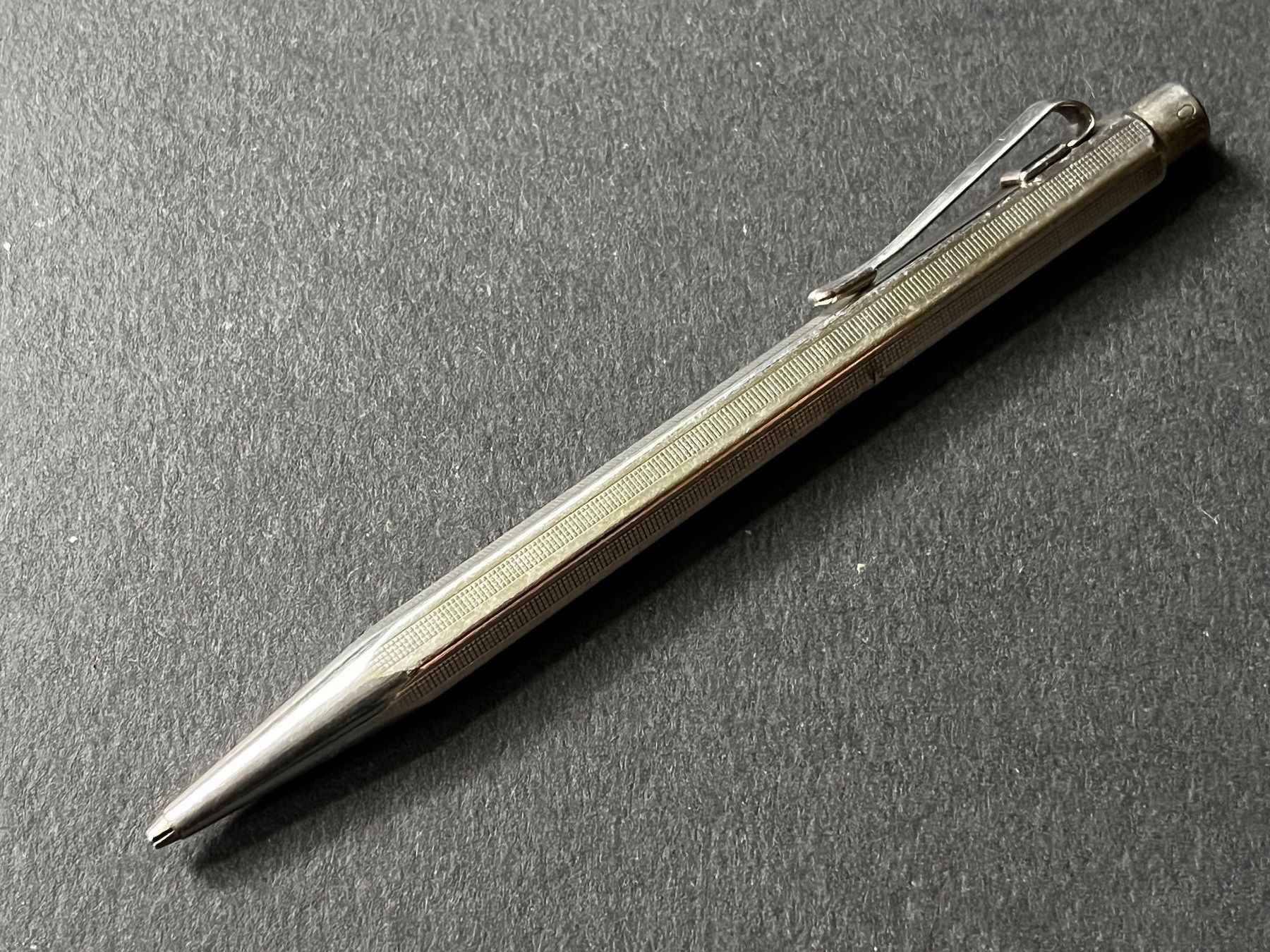 Caran D'Ache Matite, matite colorate & gessi: Caran d’Ache Ecridor Minenhalter "Gitter" versilbert – Usato da Zürich venduto da FV.vintage