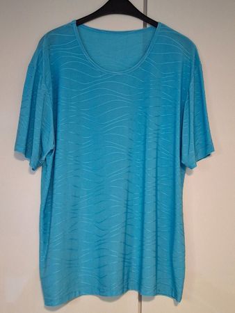 hellblaues Shirt, Grösse 46, Top Zustand!