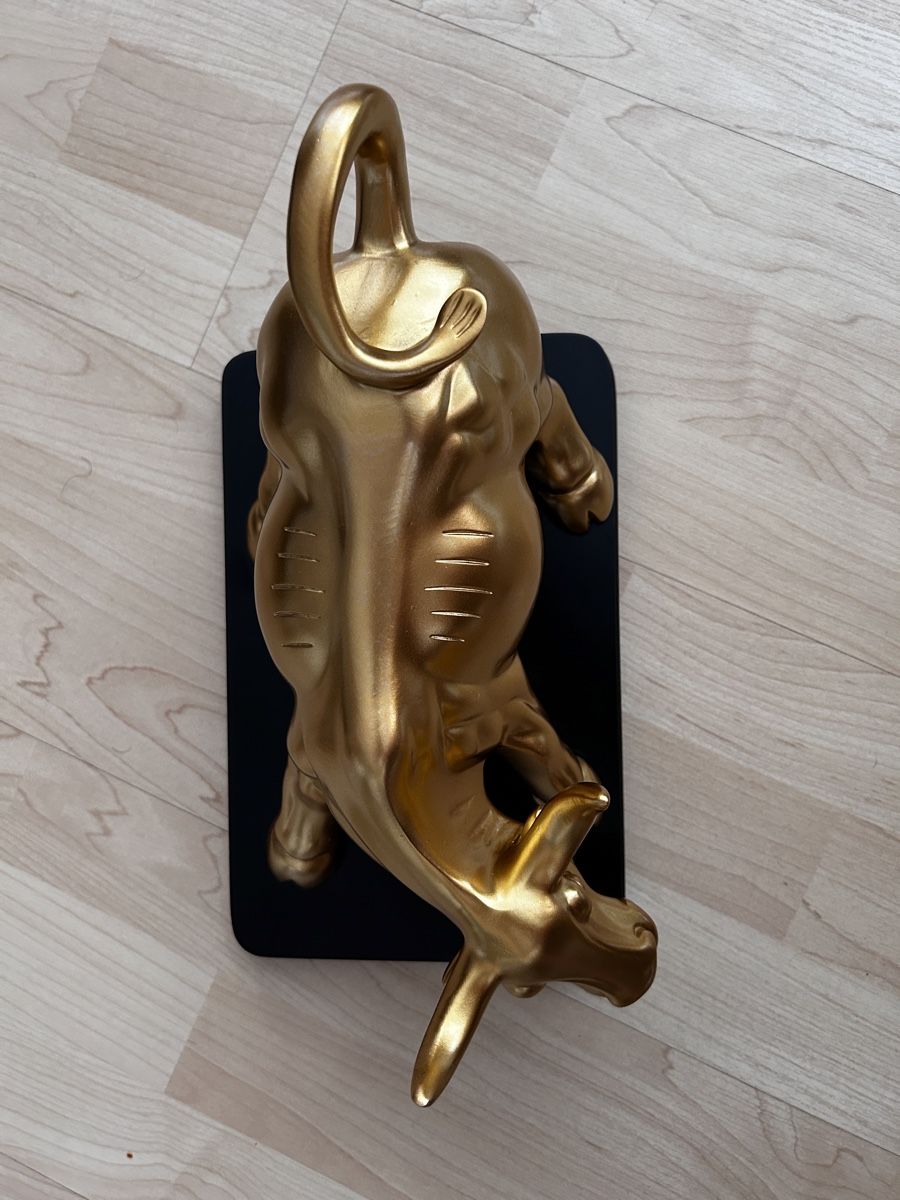 Tutte le decorazioni: Wallstreet Bulle goldfarben – Usato da Horgen venduto da Syman6 2