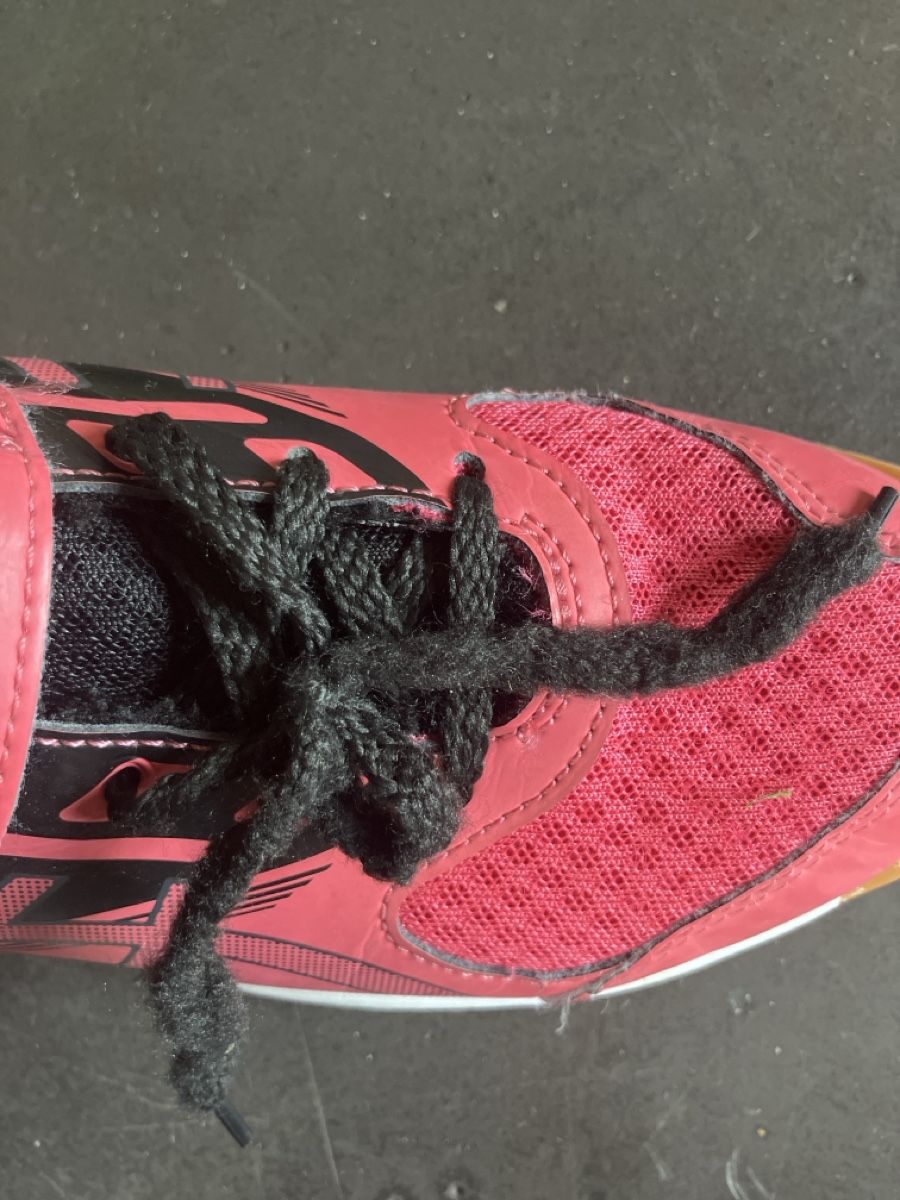 Scarpe per ragazze: Hallen-Turnschuhe 33.5 – Usato da Iffwil venduto da LaStrietta 2