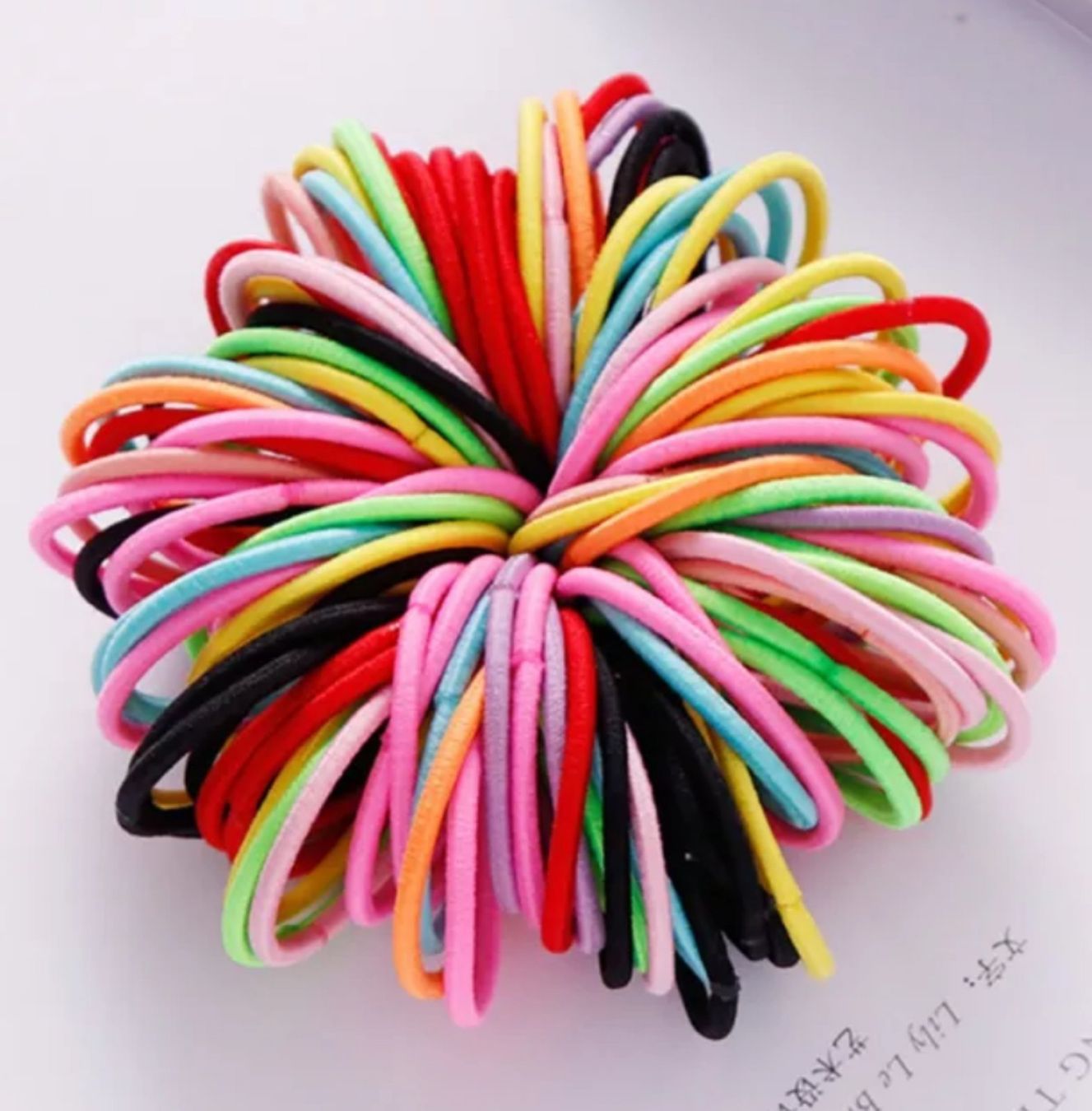 Accessori per capelli: Élastiques à cheveux. 100 pièces. Multicolore – Nuovo e nell'imballaggio originale da Eysins venduto da pro_7lnq