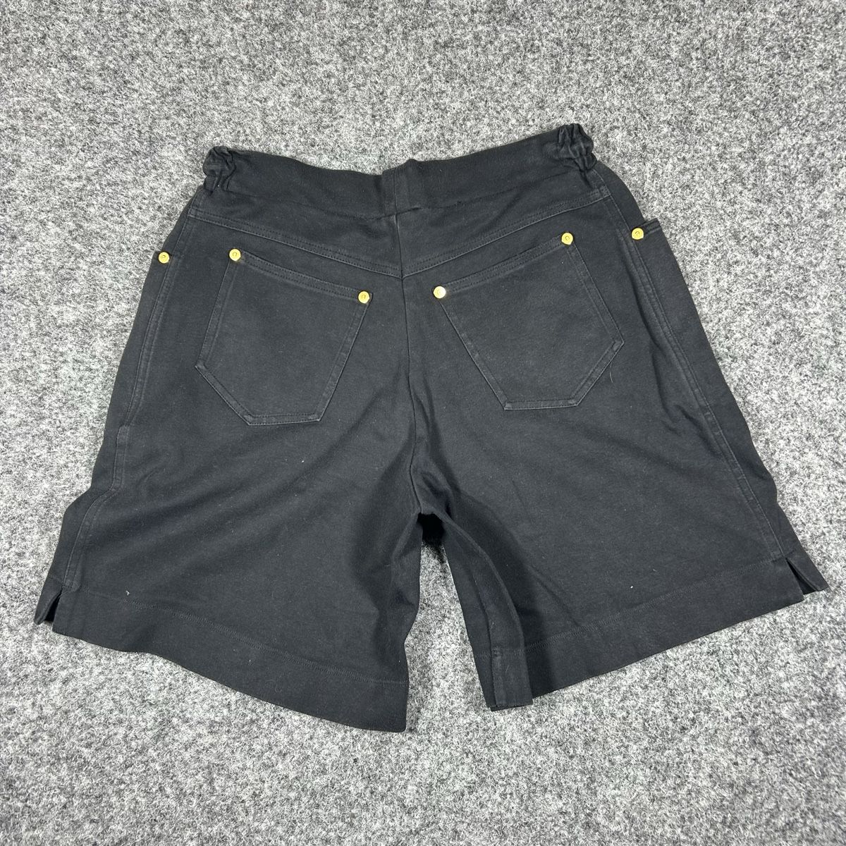 Aigner Pantaloni: AIGNER short Women 40 – Usato da La Sagne NE venduto da Matlasape 1