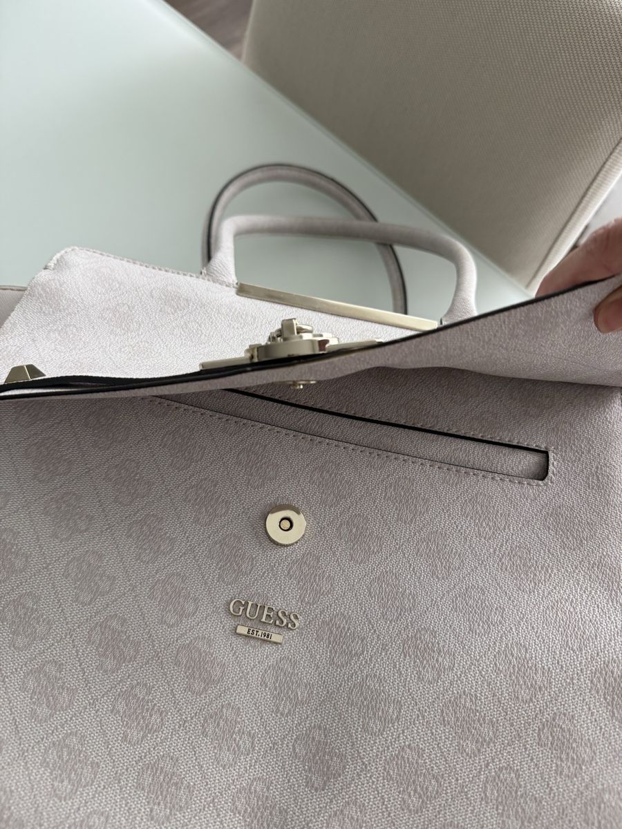 Guess Borse da donna: Guess Handtasche hellbeige mit Logo Muster gebraucht – Usato da Lachen SZ venduto da noel83 3