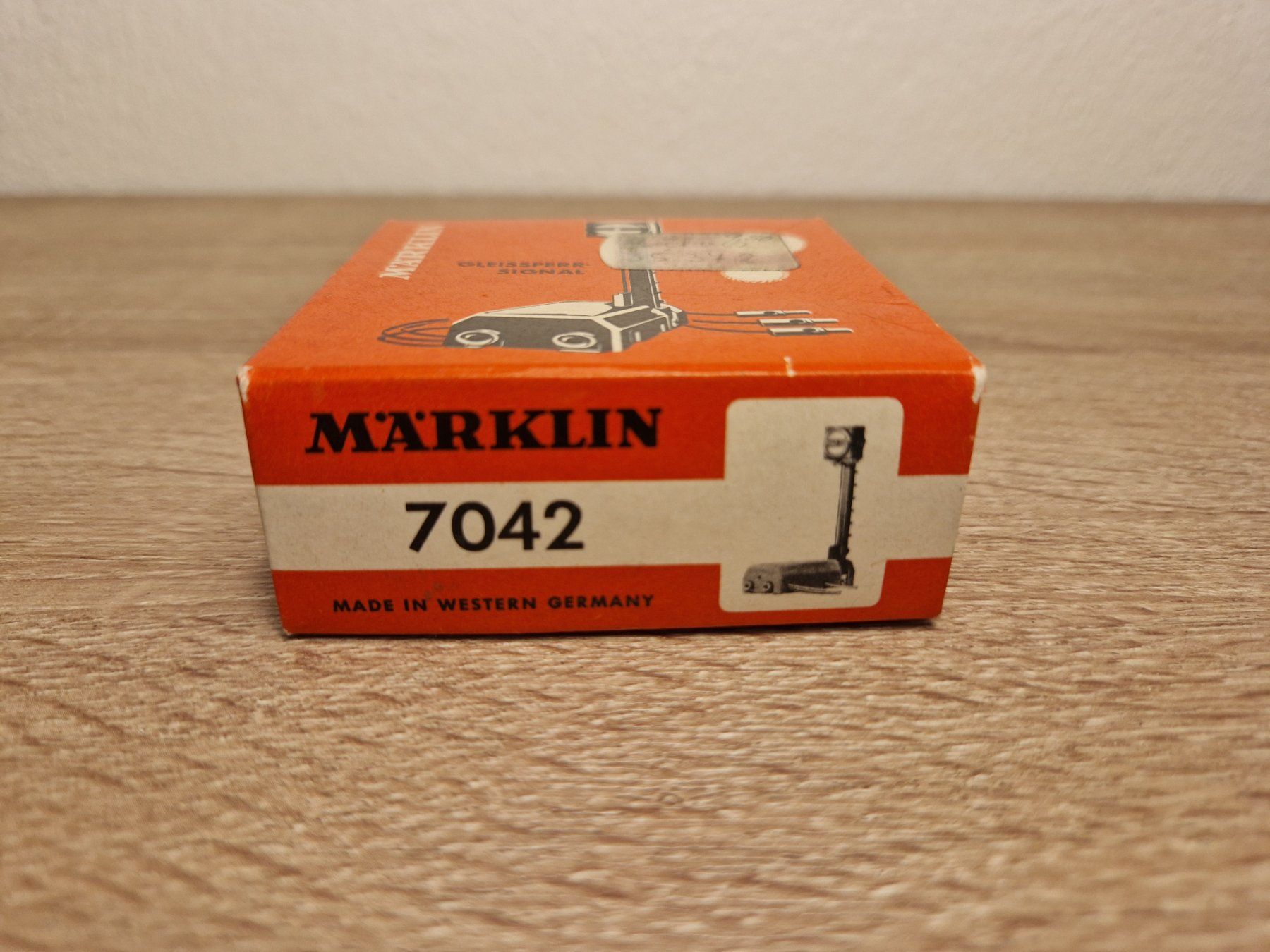 Märklin Modellini di ferrovie: Märklin 7042 Gleissperrsignal H0 – Usato da St-Aubin-Sauges venduto da tantome 2
