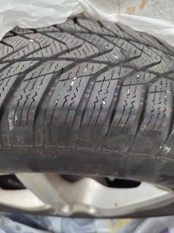 Pneumatici & Ruote complete: 4x Autoreifen -> Winterreifen – Usato da Olten venduto da lyez 4