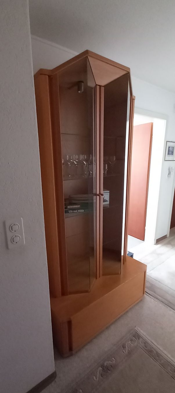 Vitrines: Vitrinenschrank – D'occasion à Reinach AG par dan_9vsl