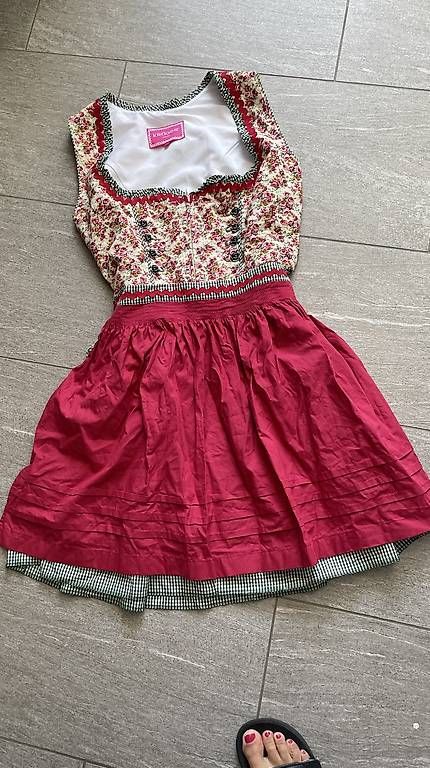 Vestiti: Dirndl Gr.42 – Usato da Hirschthal venduto da Schnugel10