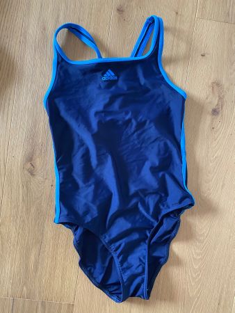 Adidas Schwimmanzug Infinity Gr 38 (klein geschnitten)