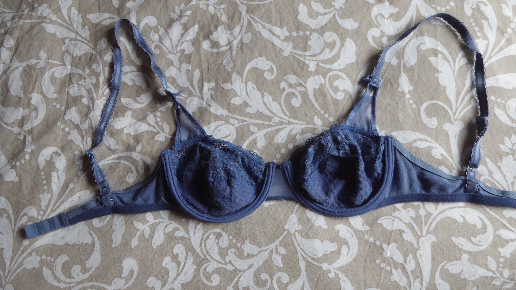 Altra biancheria intima: schöner Spitzen BH Gr 75 C – Usato da Sargans venduto da Benziner 3