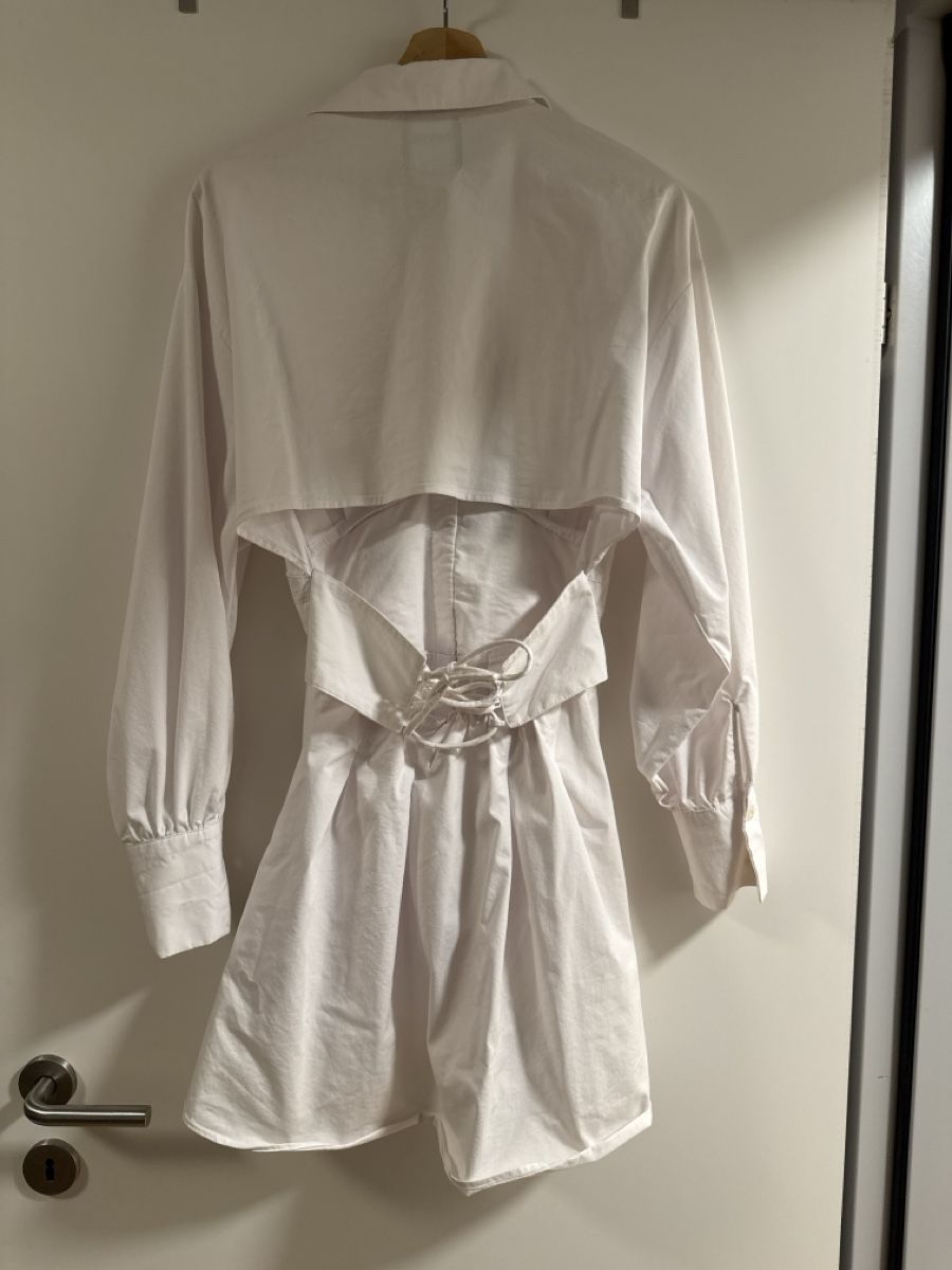 Bershka Vestiti: Weisses Hemdkleid von Bershka – Nuovo (secondo la descrizione) da Zürich venduto da Sime23 1