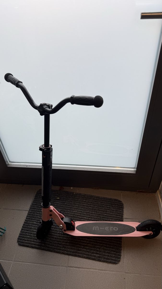 Micro Kickboard: Micro scooter / Trottinette mit LED – Gebraucht aus Adliswil von malteof