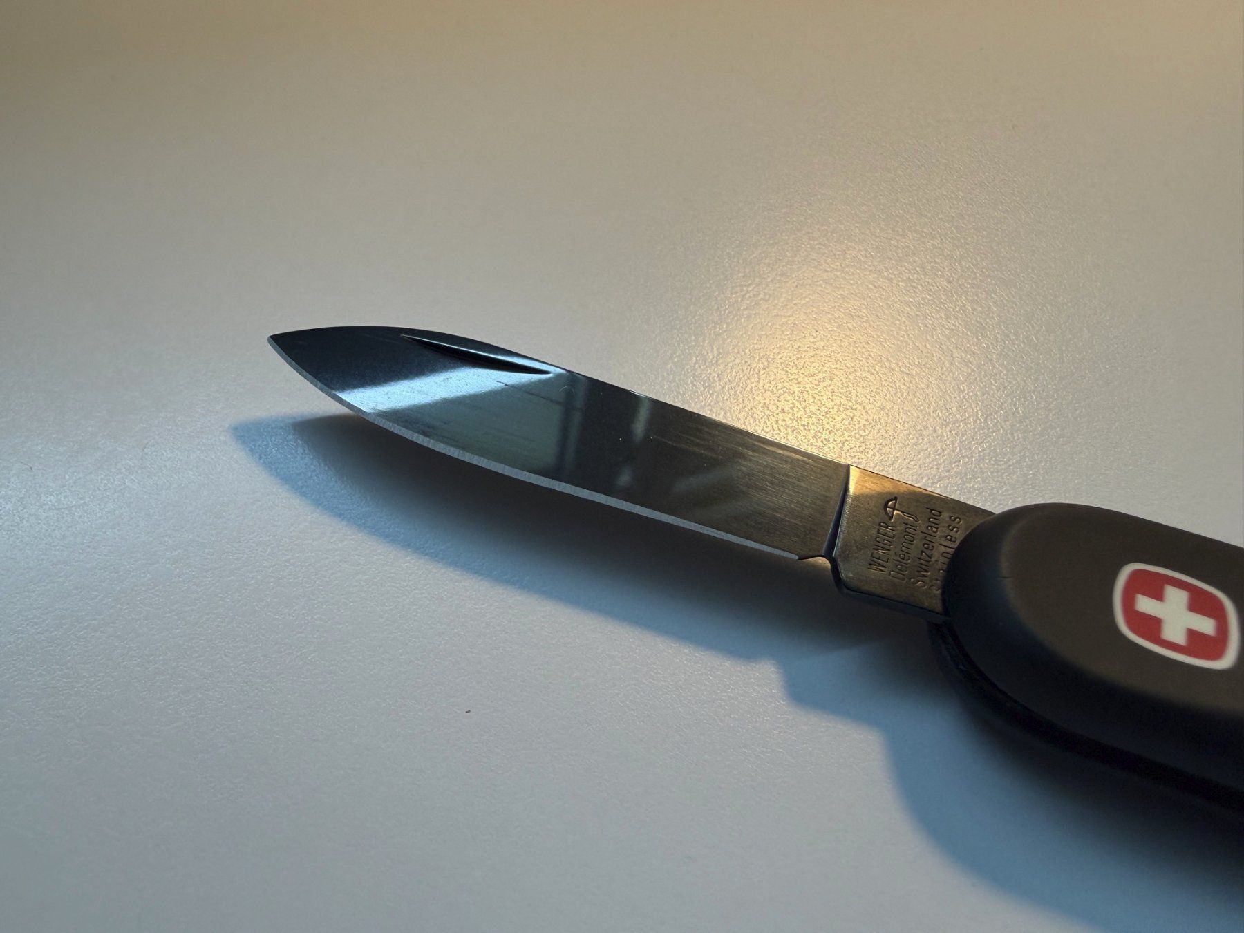 Wenger Taschenmesser: Wenger Blackout, schwarze Klinge, Softgrip – Gebraucht aus Langnau am Albis von Danig0 2