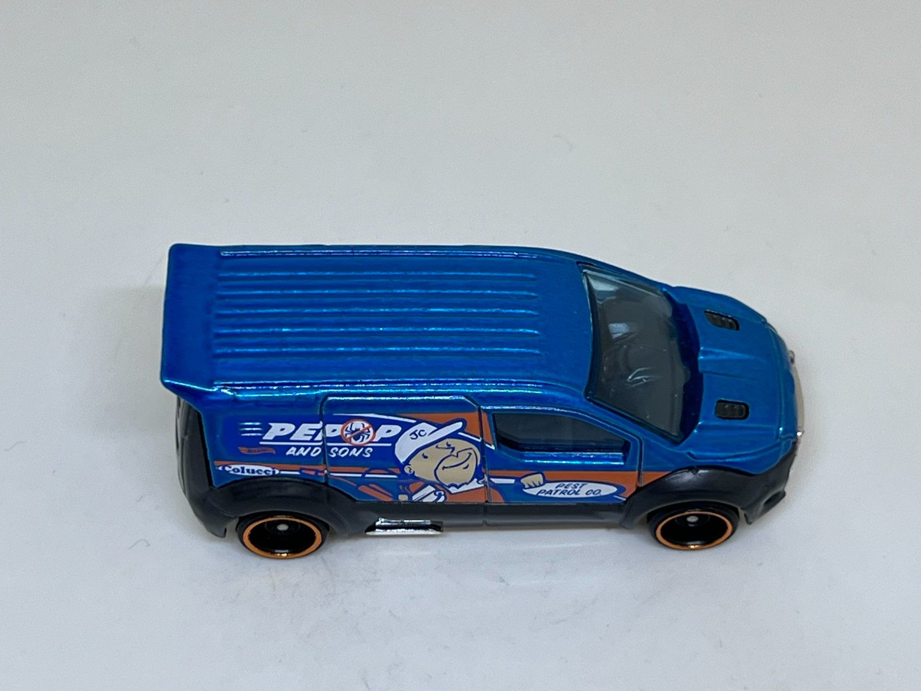 Hot Wheels Modellini d'auto: Hot Wheels Ford Transit Connect #232 – Usato da Wildegg venduto da LaaBoutique 1