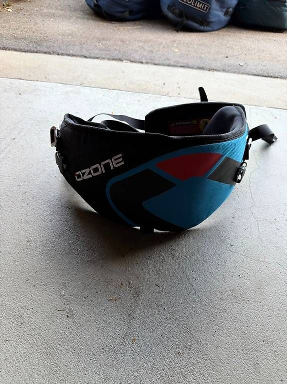 Aquilone: Ozone Kitesurf Trapez inkl. Spreader Bar – Usato da Nürensdorf venduto da gia_qp6r