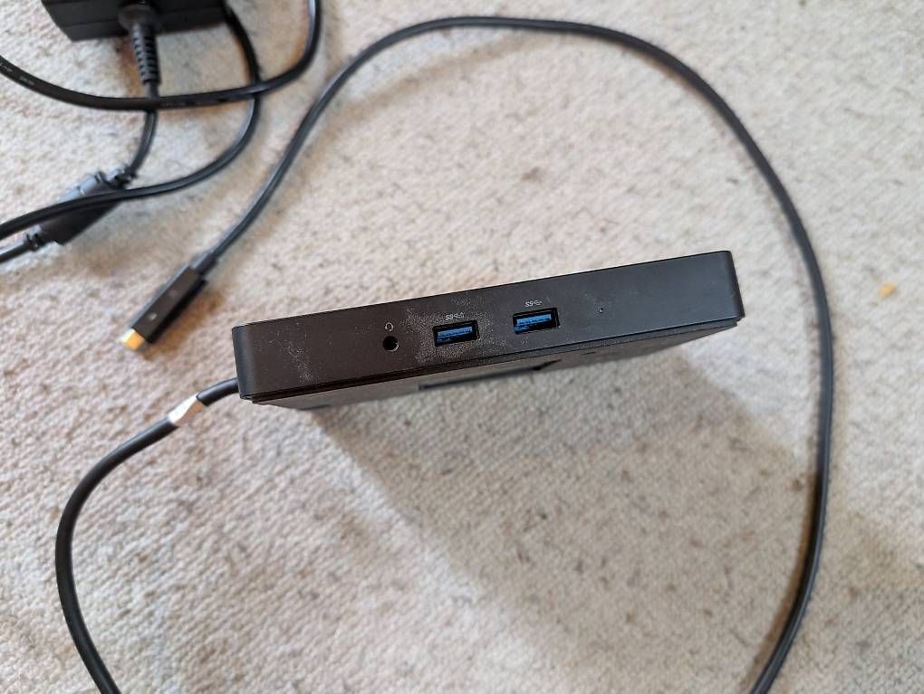 Dell Docking station: Dell USB-C Hub WD-15 – Usato da Winterthur venduto da mgd_7wlc 2