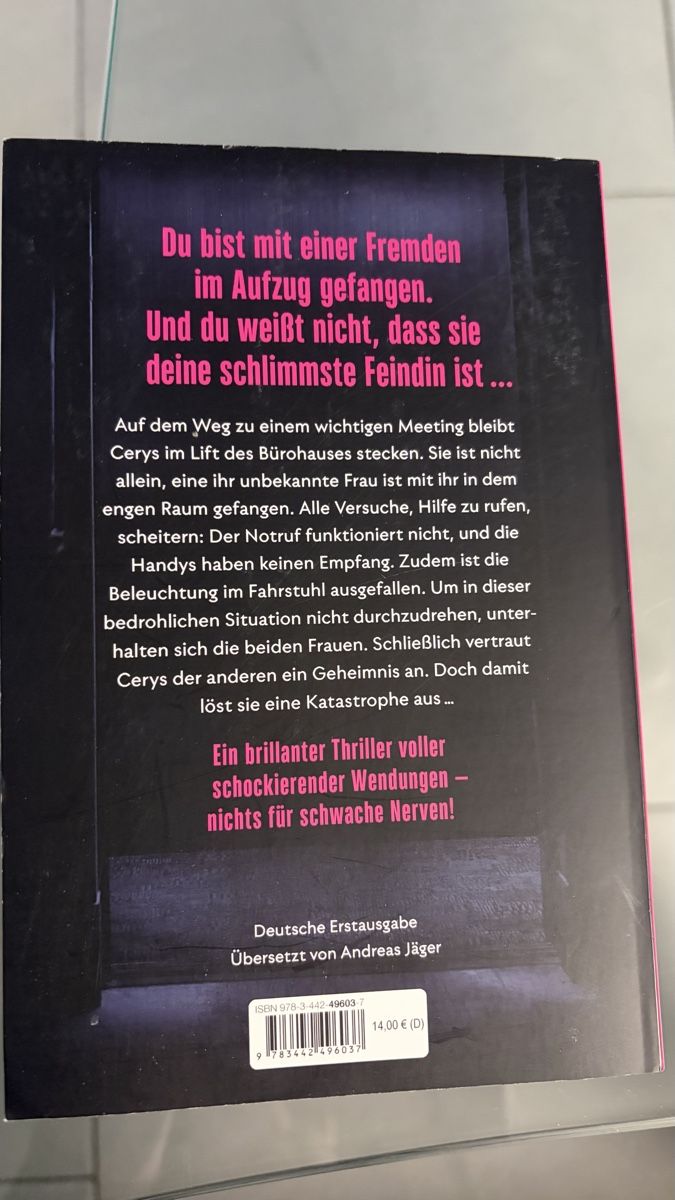 Libri: Elevator - Thriller von Claire Cooper – Usato da Pfäffikon SZ venduto da baenzli80 1