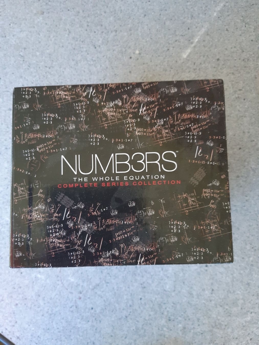 Tutti i DVDs: Numb3rs die kompletten Staffeln 1-6 – Nuovo (secondo la descrizione) da Domat-Ems venduto da nugipuff 4