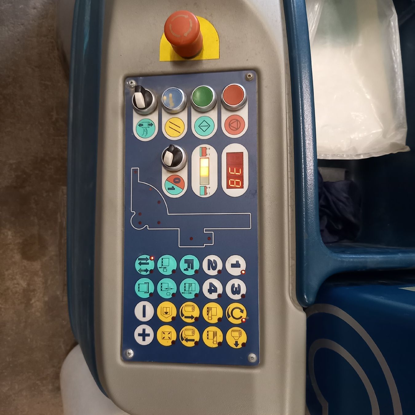 Tutte le macchine: Palettenwickler Robopac – Usato da Effingen venduto da Plastic 2
