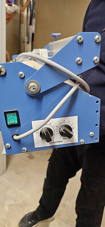 Saldatori: Magnetische Schweissmaschine Raja sms.350 – Usato da Holderbank SO venduto da Dr.Petro