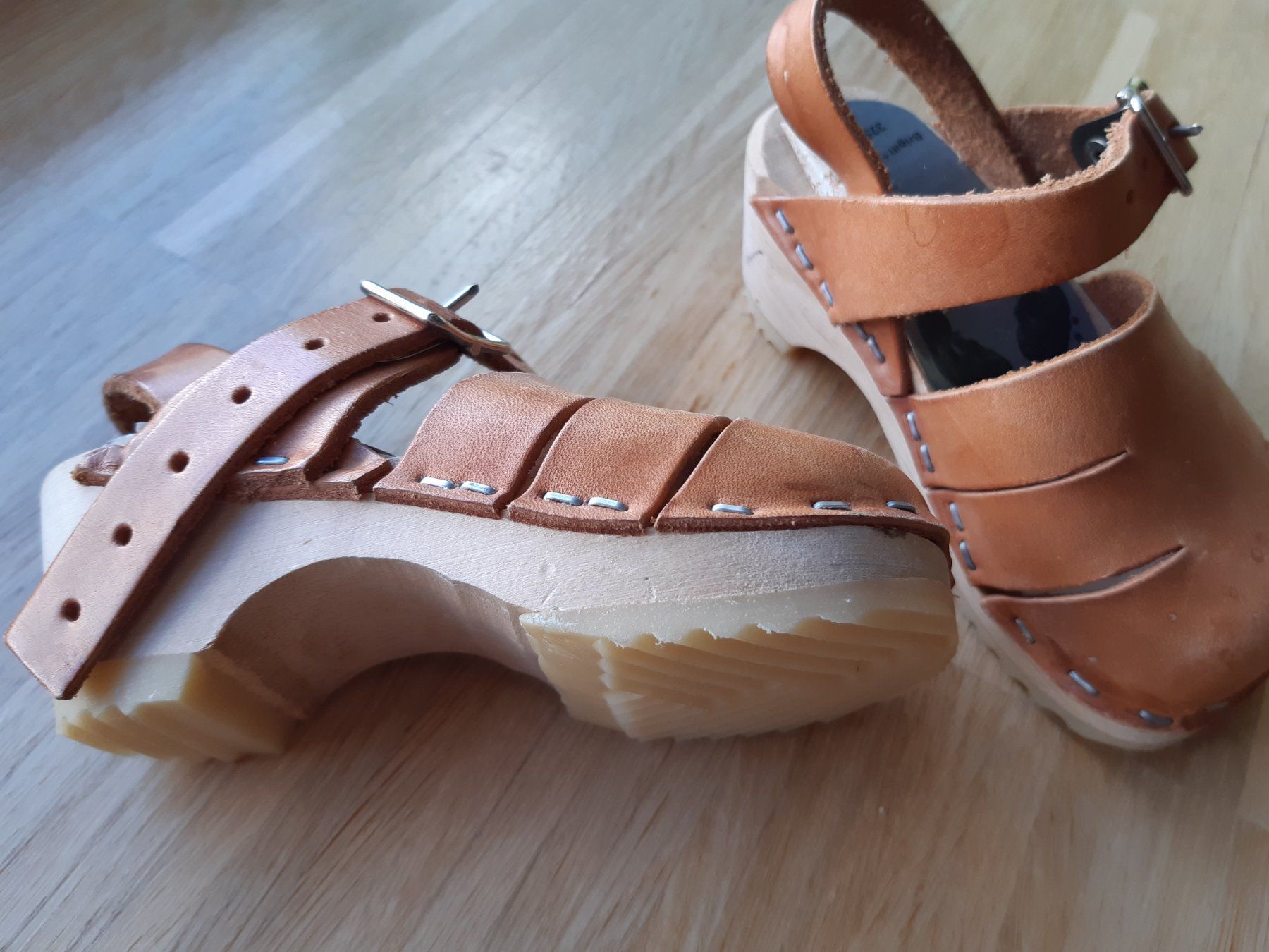 Scarpe per ragazzi: Leder Sandalen mit Holzsohle – Nuovo (secondo la descrizione) da Zürich venduto da tobiasscheid 1