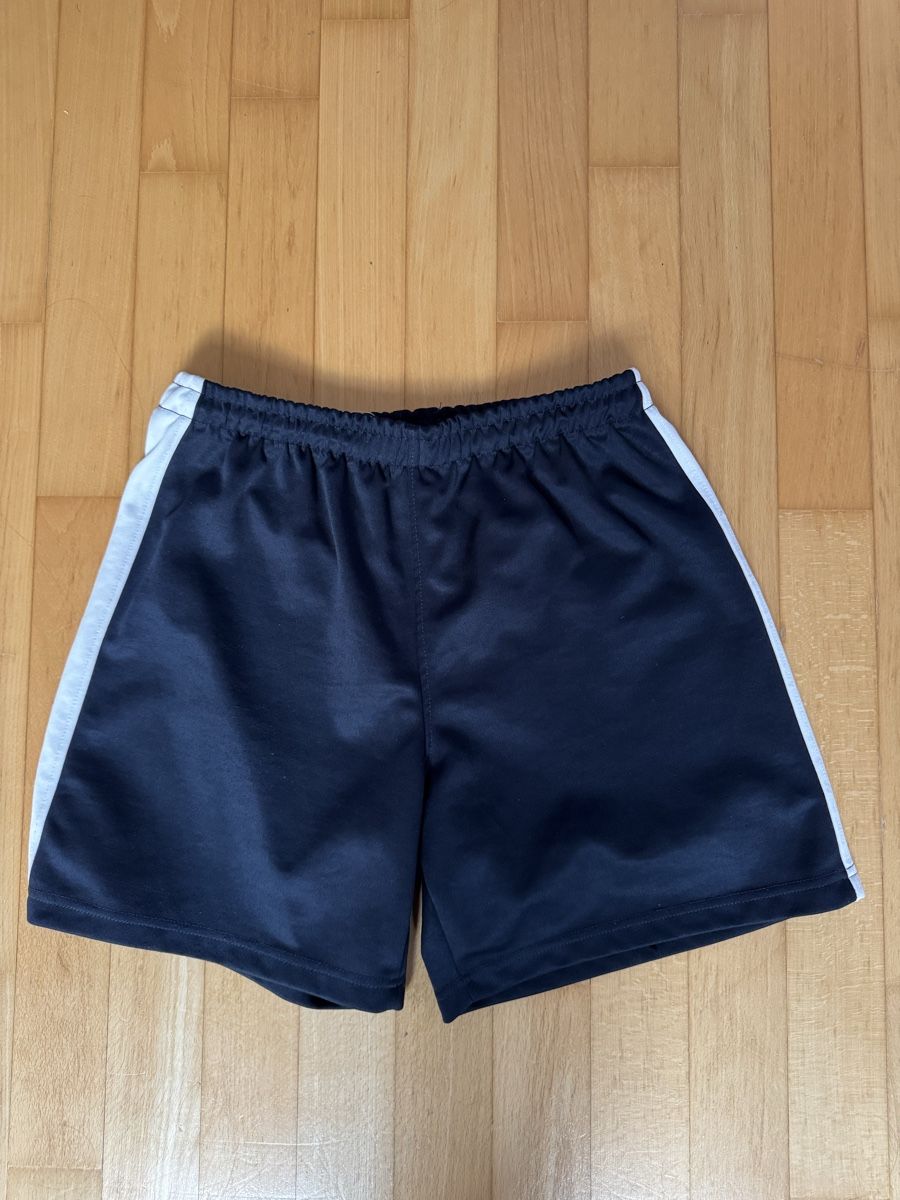 Pantaloni: Shorts – Nuovo (secondo la descrizione) da Turgi venduto da eiiinalem