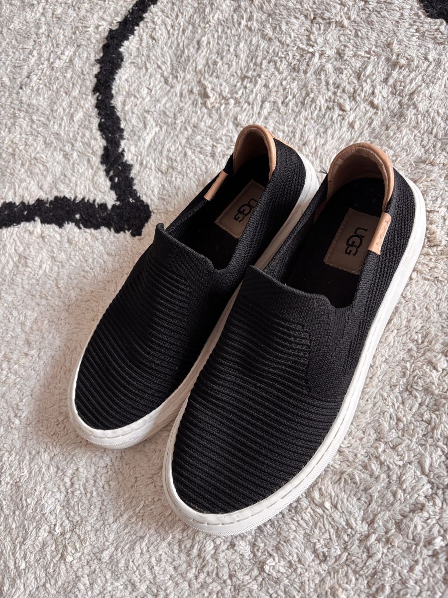 Ugg Scarpe da uomo: Schwarze UGG Sneaker, Grösse 38 – Usato da Gossau SG venduto da Swisslady25 2