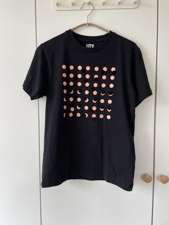 UNIQLO UT x Dusen Dusen T-Shirt Gr. XS (Unisex) Top Zustand