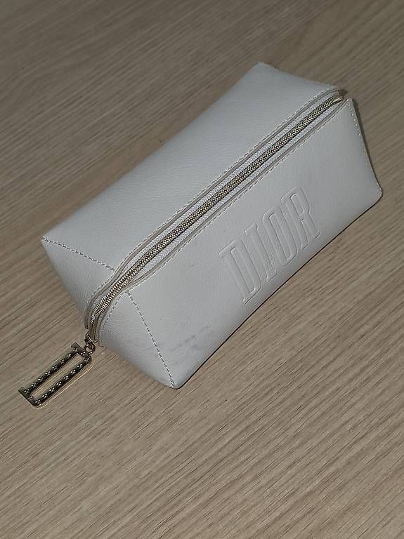 Dior Custodie per cosmetici: Pochette Dior – Usato da Genève venduto da smx_2sks