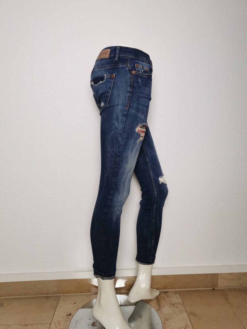 Pull&Bear Jeans: Pull and Bear Ripped Denim Jeans - S – Usato da Wettingen venduto da JasminL92-3 1