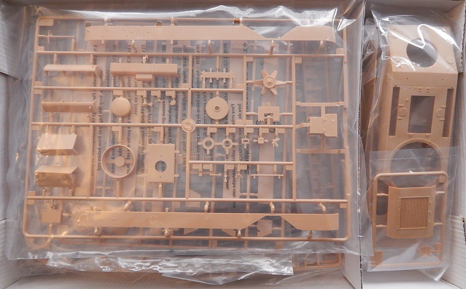Kit di modellismo & Modellini statici: Soviet medium tank T-28 – Nuovo e nell'imballaggio originale da Neuchâtel venduto da PAB2000 2